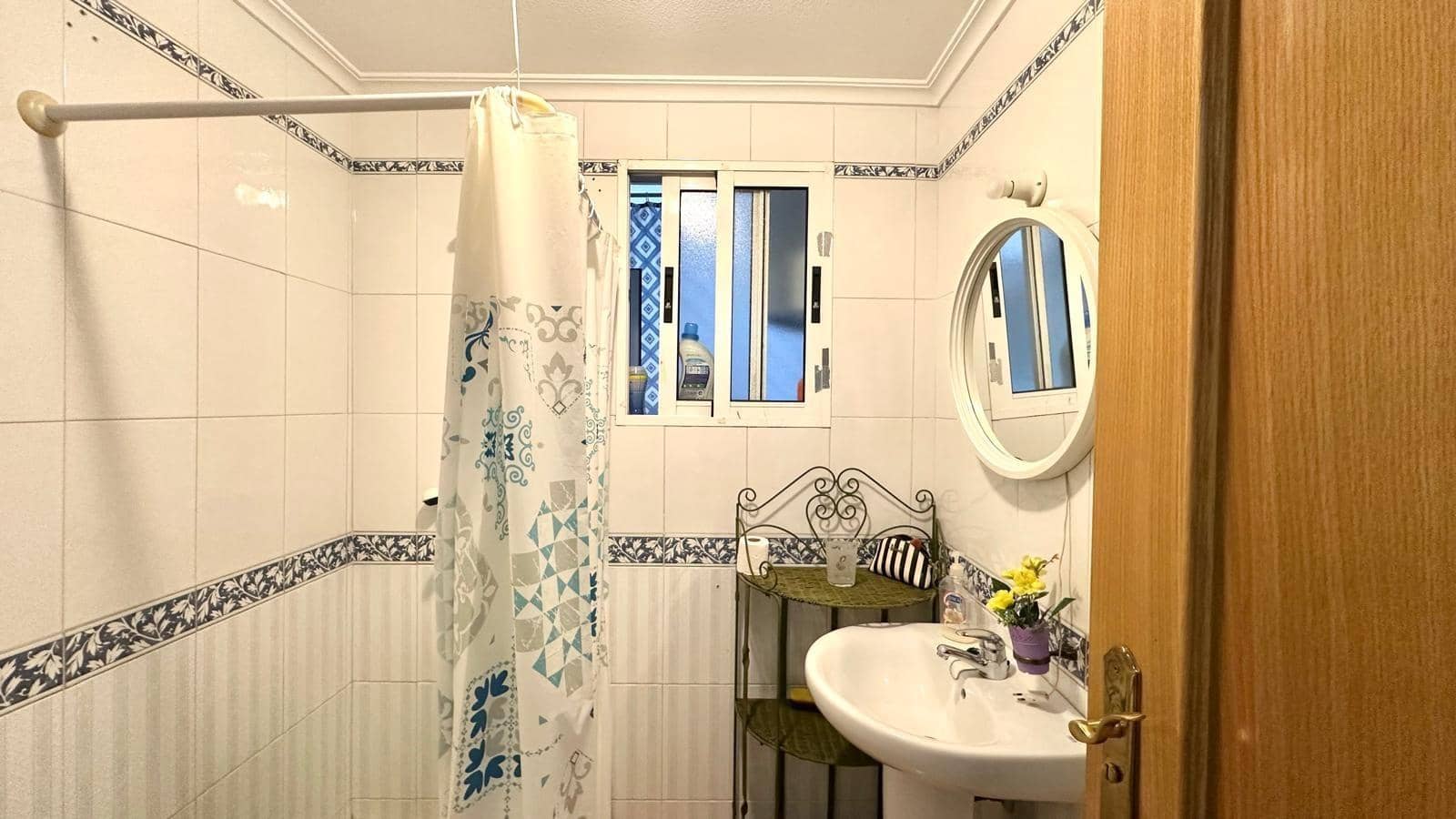 2 makuuhuone Huoneisto myytävänä paikassa Torrevieja mukana uima-altaan - 165 000 € (Ref: 9276202)