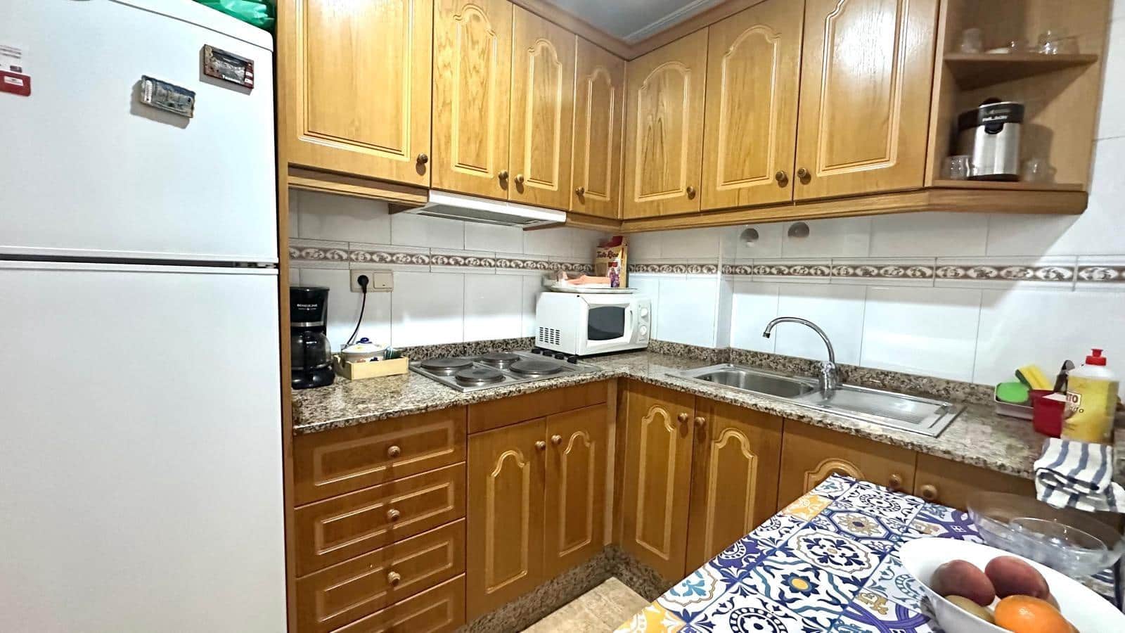 2 makuuhuone Huoneisto myytävänä paikassa Torrevieja mukana uima-altaan - 165 000 € (Ref: 9276202)