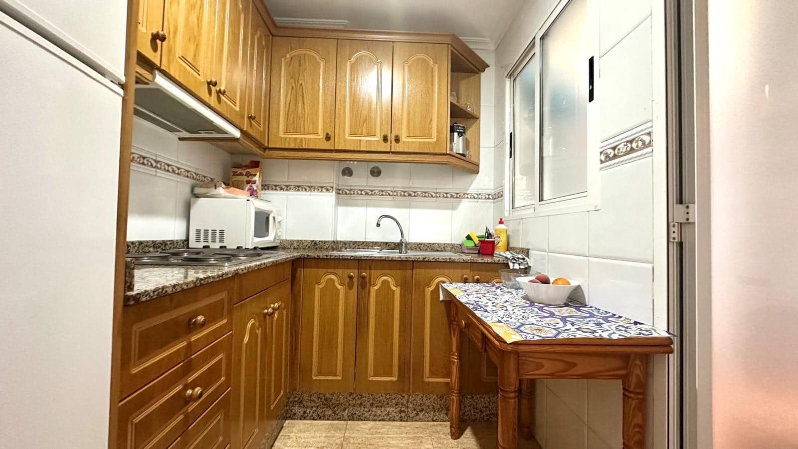 2 makuuhuone Huoneisto myytävänä paikassa Torrevieja mukana uima-altaan - 165 000 € (Ref: 9276202)