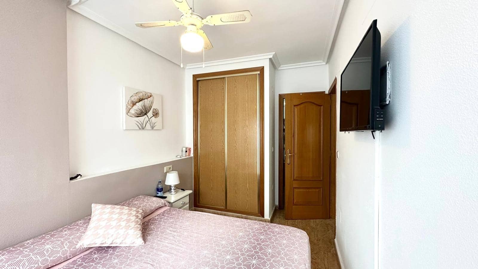 2 makuuhuone Huoneisto myytävänä paikassa Torrevieja mukana uima-altaan - 165 000 € (Ref: 9276202)