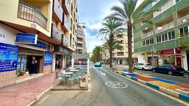 2 makuuhuone Huoneisto myytävänä paikassa Avenida Habaneras - Curva de Palangre, Torrevieja mukana uima-altaan - 165 000 € (Ref: 9276202)