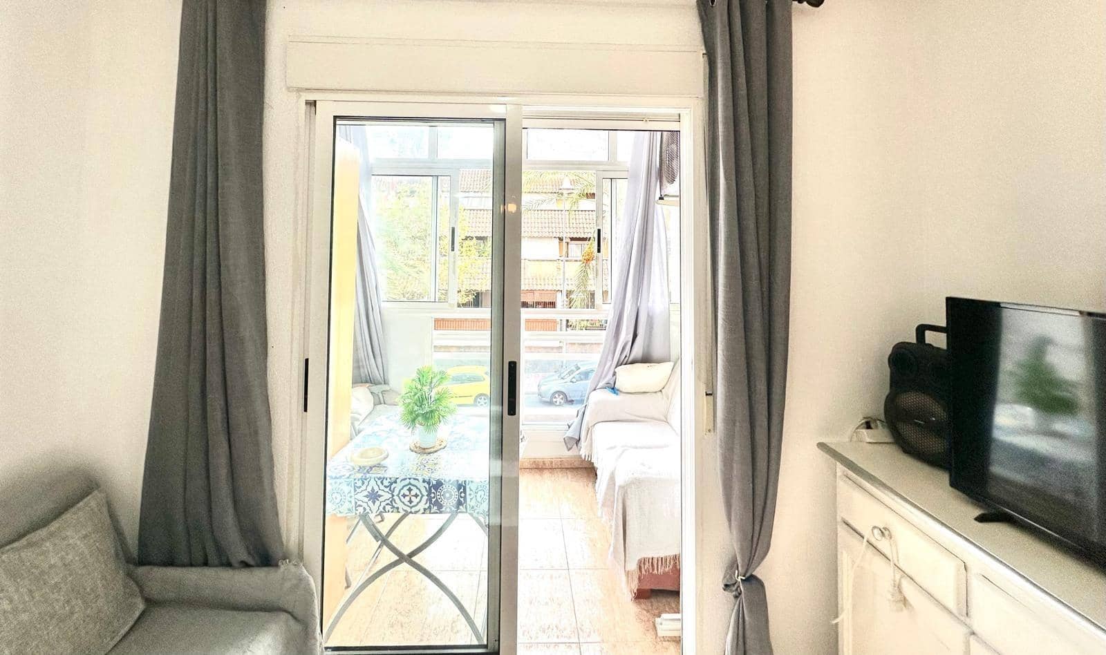 2 makuuhuone Huoneisto myytävänä paikassa Torrevieja mukana uima-altaan - 165 000 € (Ref: 9276202)