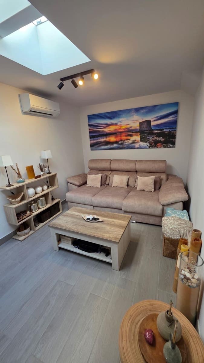 3 makuuhuone Omakotitalo myytävänä paikassa Guardamar del Segura mukana uima-altaan - 449 000 € (Ref: 9276203)