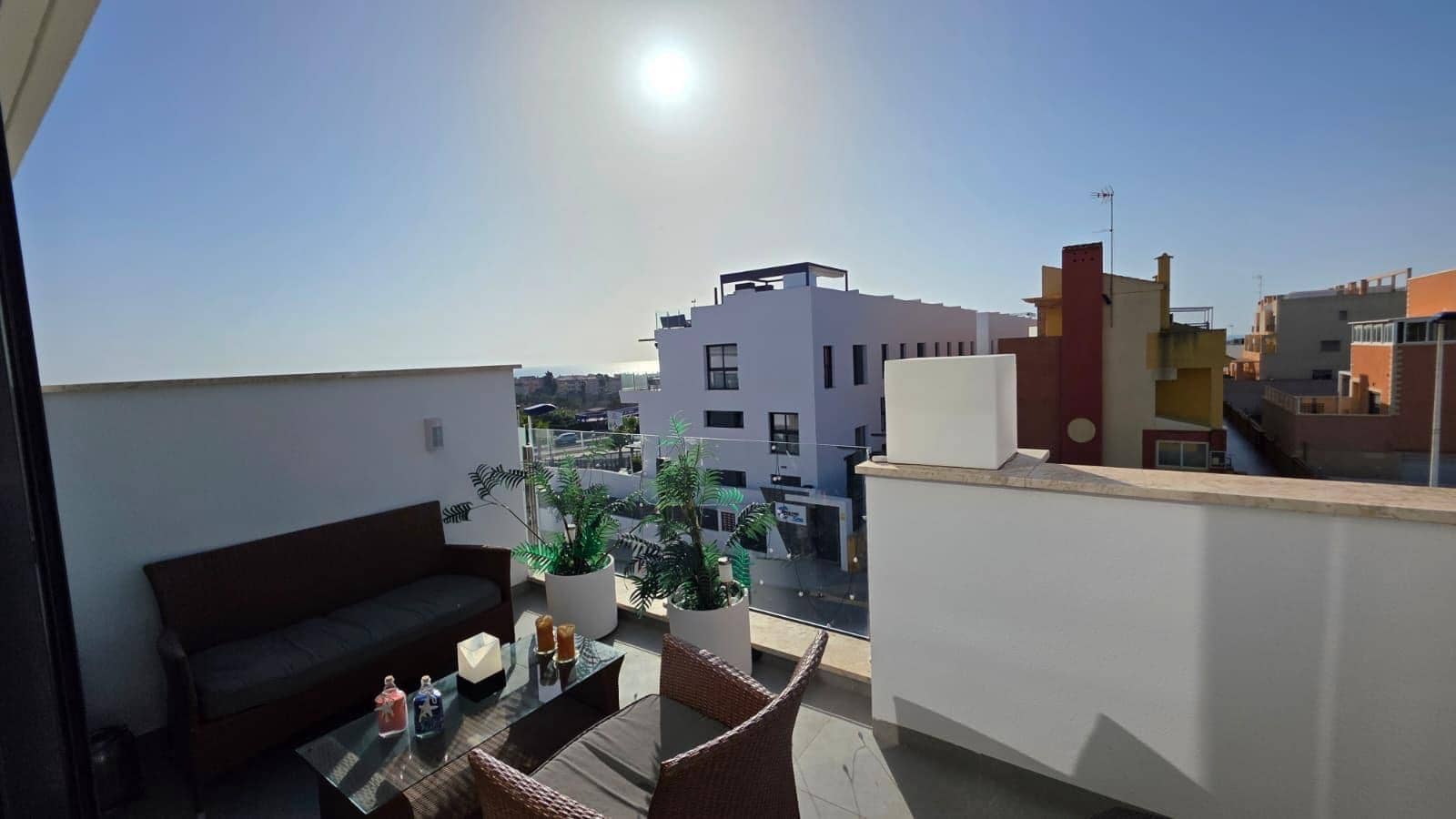 3 makuuhuone Omakotitalo myytävänä paikassa Guardamar del Segura mukana uima-altaan - 449 000 € (Ref: 9276203)