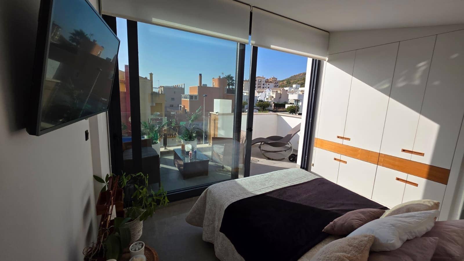 3 makuuhuone Omakotitalo myytävänä paikassa Guardamar del Segura mukana uima-altaan - 449 000 € (Ref: 9276203)