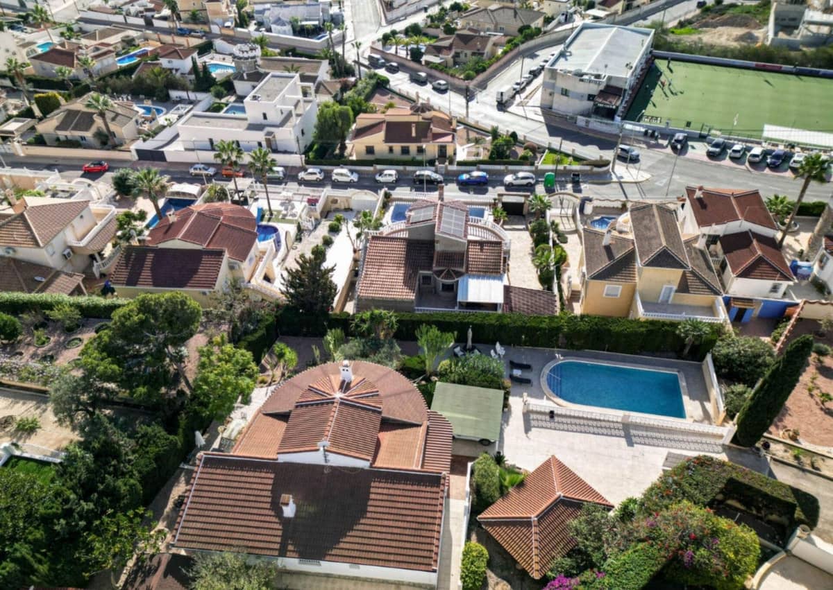 5 bedroom Villa for sale in Ciudad Quesada with pool garage - € 695,000 (Ref: 9276216)