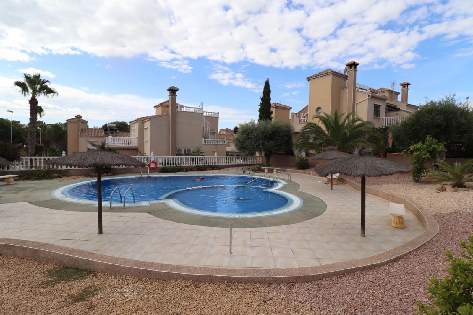 3 Zimmer Villa zu verkaufen in Villamartin mit Pool - 259.000 € (Ref: 9282043)