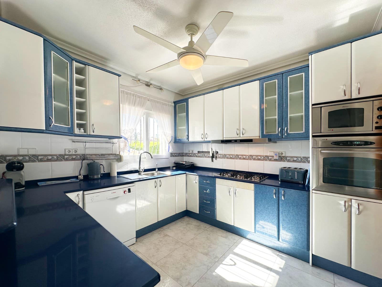 3 bedroom Villa for sale in Orihuela Costa with pool garage - € 420,000 (Ref: 9285546)