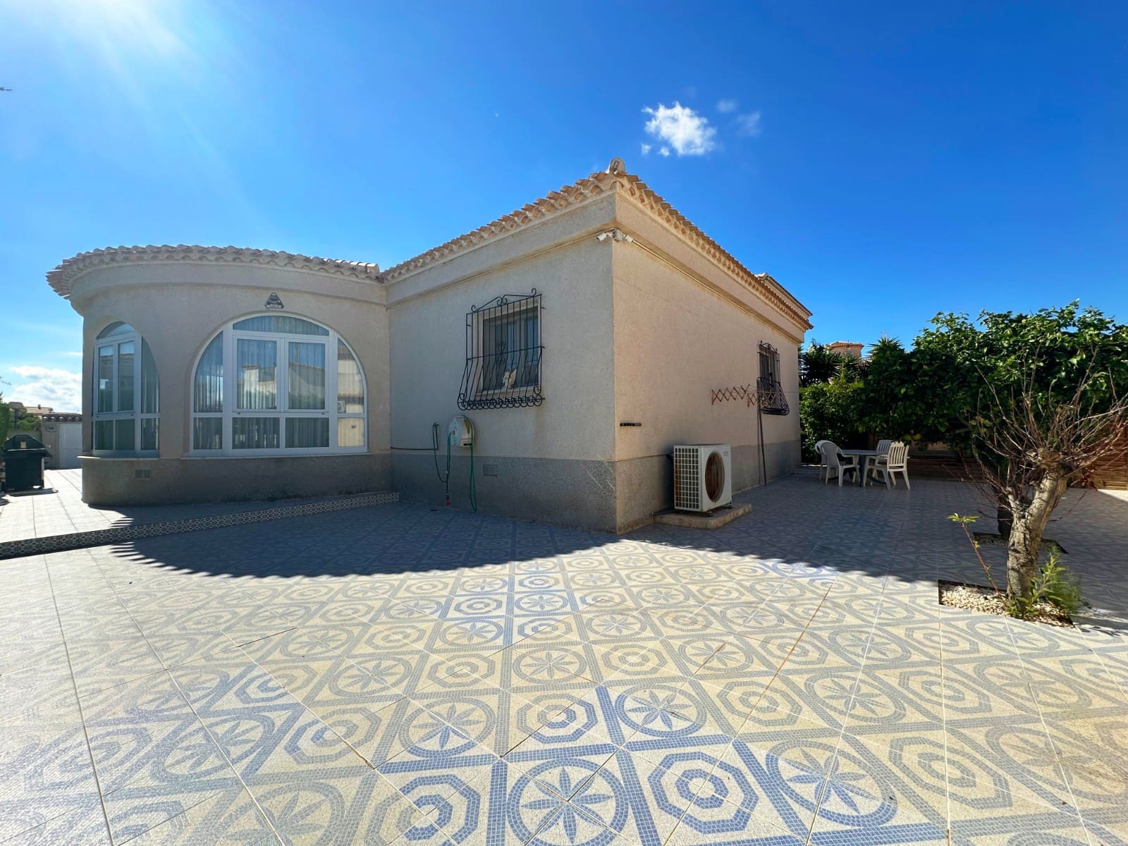 3 bedroom Villa for sale in Orihuela Costa with pool garage - € 420,000 (Ref: 9285546)