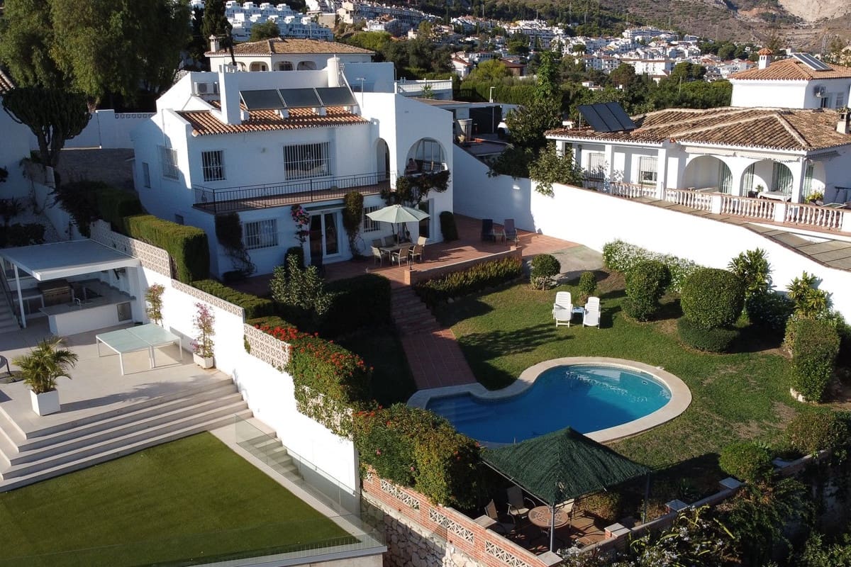 6 soverom Villa til salgs i Benalmadena med garasje - € 995 000 (Ref: 9285551)
