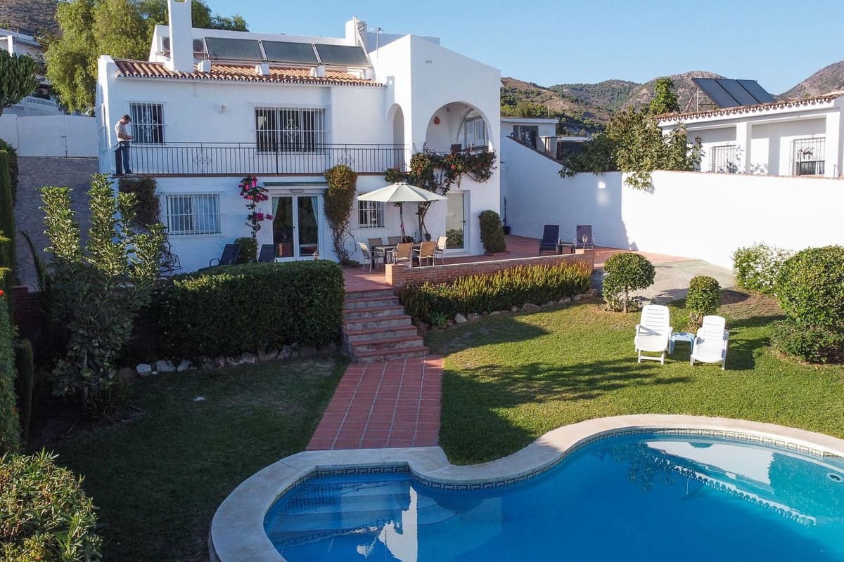 6 soverom Villa til salgs i Benalmadena med garasje - € 995 000 (Ref: 9285551)