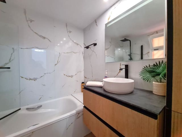 Apartamento de 2 habitaciones en Calahonda, Mijas en venta - 295.000 € (Ref: 9291295)