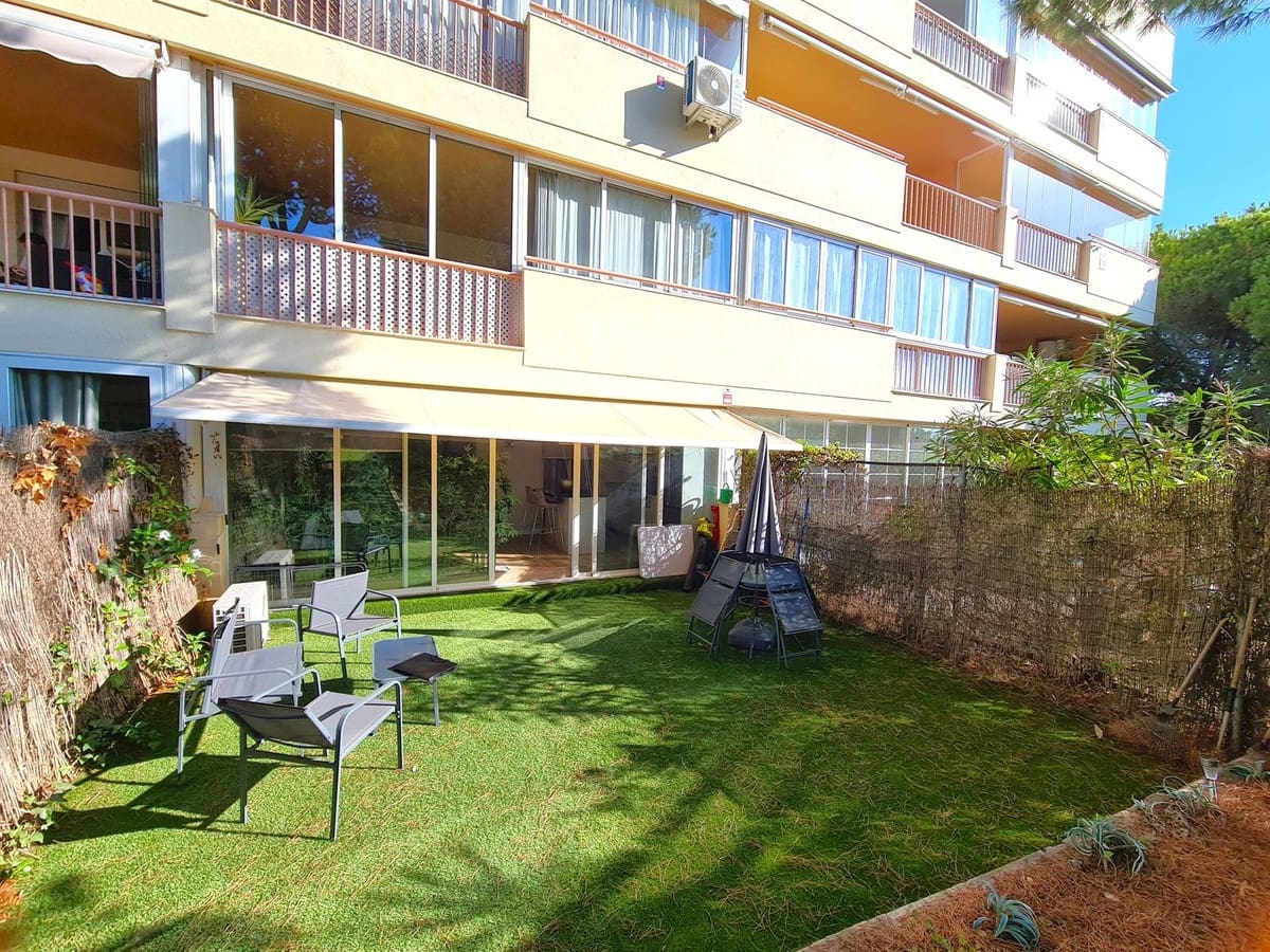 Apartamento de 2 habitaciones en Calahonda en venta - 295.000 € (Ref: 9291295)