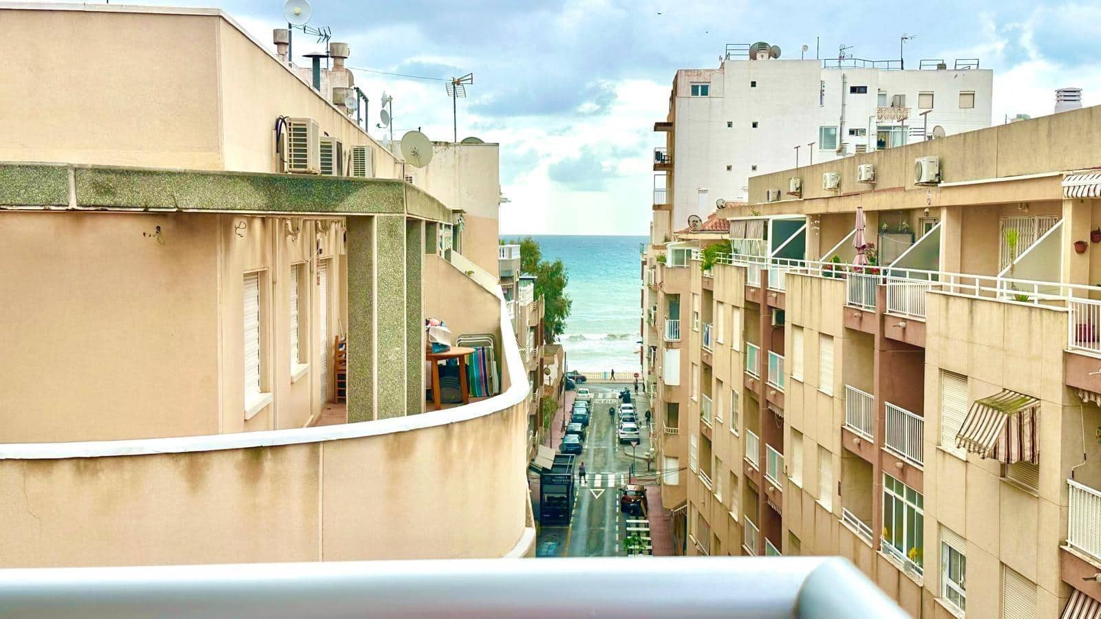 3 makuuhuone Kattohuoneisto myytävänä paikassa Torrevieja - 184 900 € (Ref: 9294592)