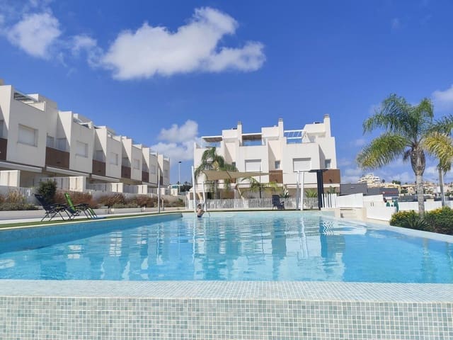 2 soveværelse Byhus til salg i Aguas Nuevas, Torrevieja med swimmingpool - € 365.000 (Ref: 9297250)