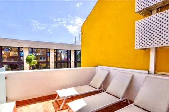 5 chambre Villa/Maison Semi-Mitoyenne à vendre à Marbella avec piscine - 720 000 € (Ref: 9300931)