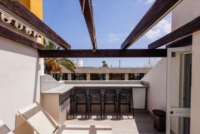 5 chambre Villa/Maison Semi-Mitoyenne à vendre à Marbella avec piscine - 720 000 € (Ref: 9300931)