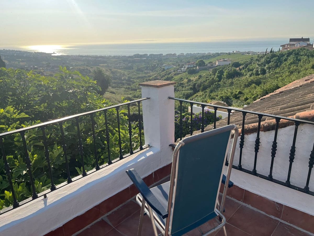 4 bedroom Townhouse for sale in Manilva - € 329,000 (Ref: 9300933)