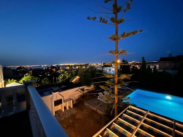 5 Zimmer Villa zu verkaufen in Los Balcones mit Pool Garage - 350.000 € (Ref: 9303349)