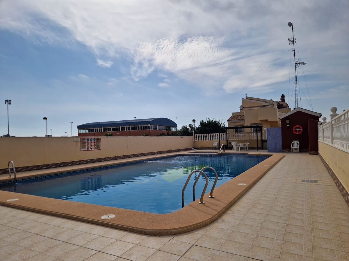 3 chambre Bungalow à vendre à Torrevieja avec piscine garage - 188 000 € (Ref: 9310759)