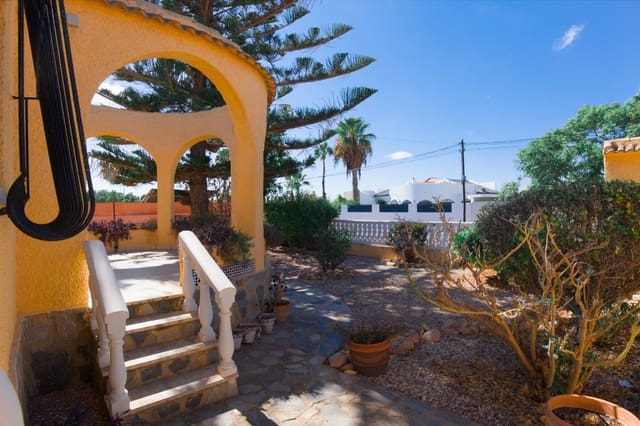 Chalet de 2 habitaciones en La Siesta, Torrevieja en venta - 255.000 € (Ref: 9312656)