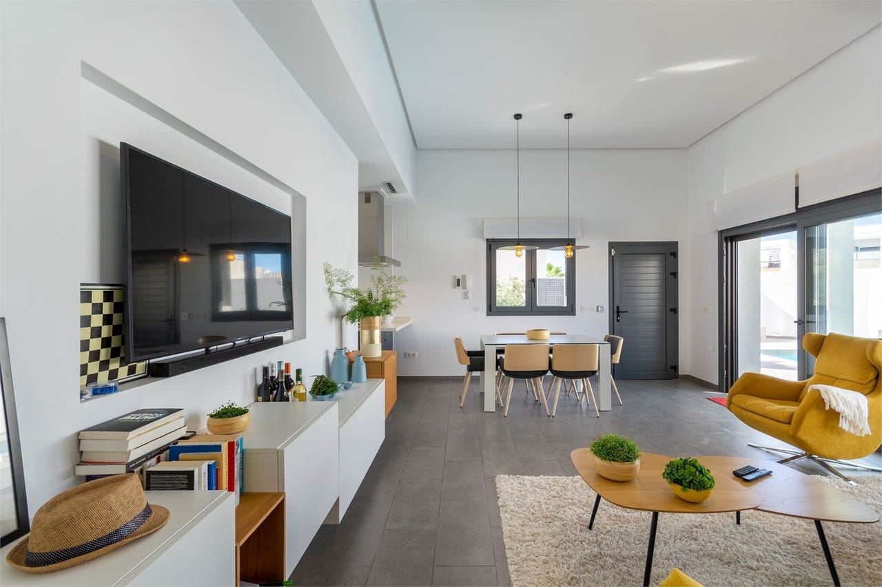 3 bedroom Villa for sale in Benijofar with garage - € 425,000 (Ref: 9312663)