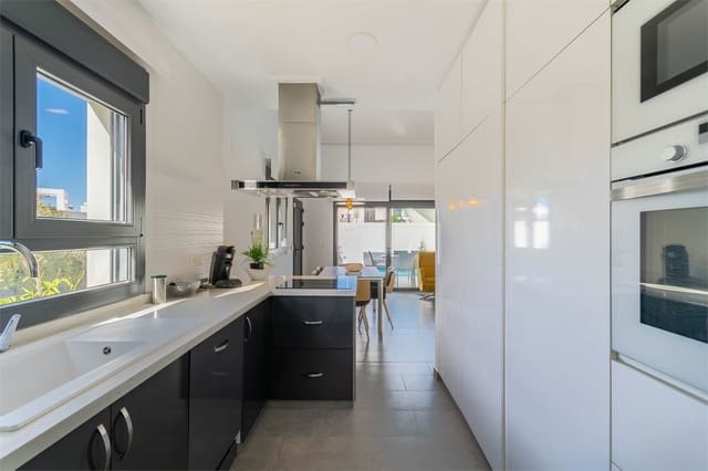 3 bedroom Villa for sale in Benijófar with garage - € 425,000 (Ref: 9312663)