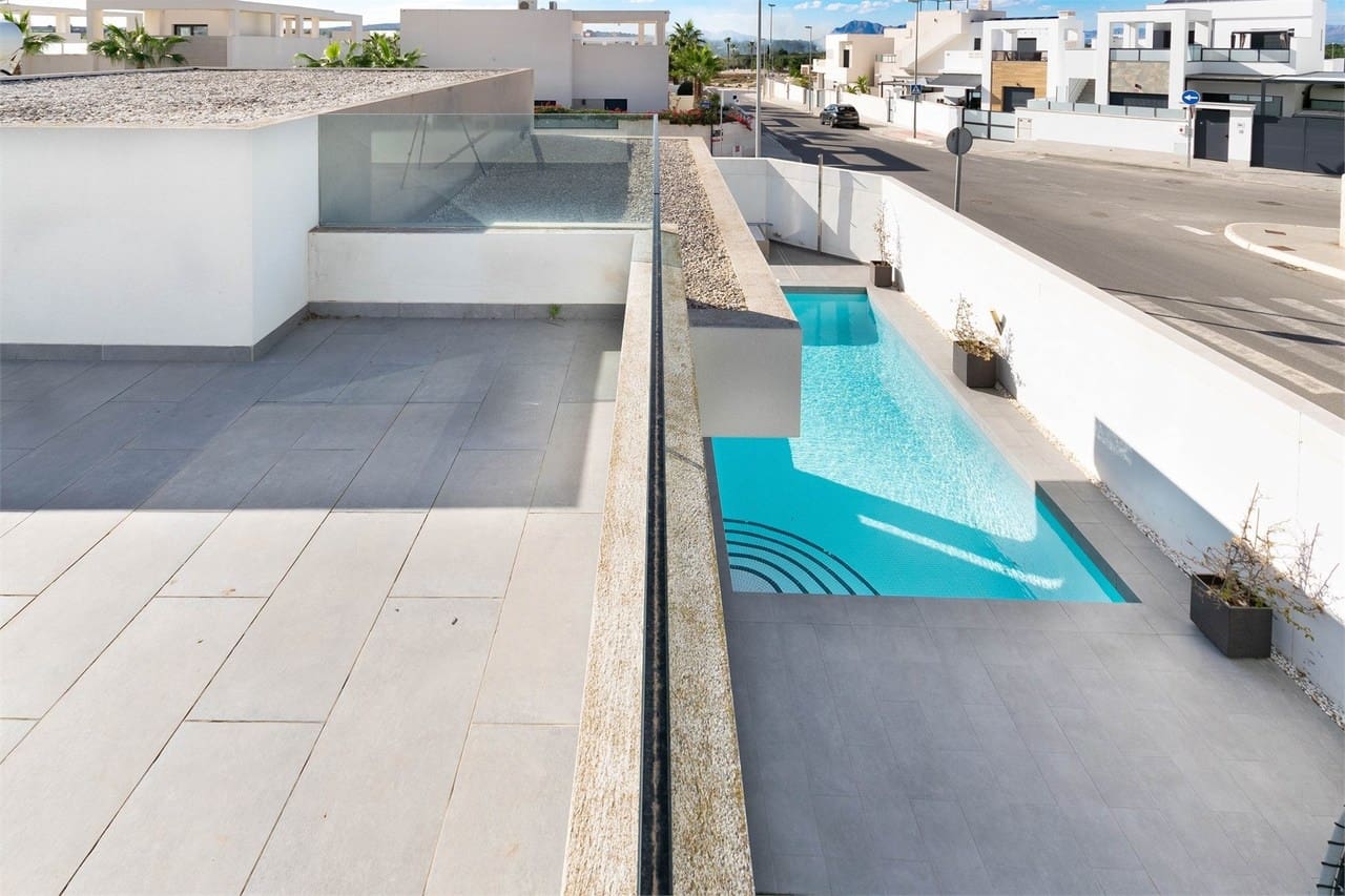 3 bedroom Villa for sale in Benijofar with garage - € 425,000 (Ref: 9312663)