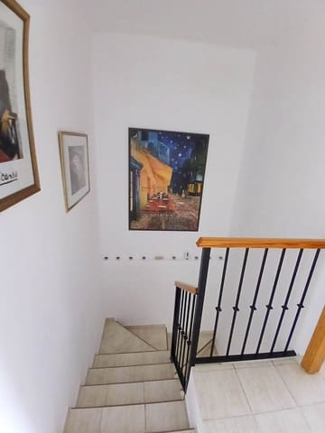 3 bedroom Apartment for sale in Zona Calvario, Estepona - € 300,000 (Ref: 9312673)