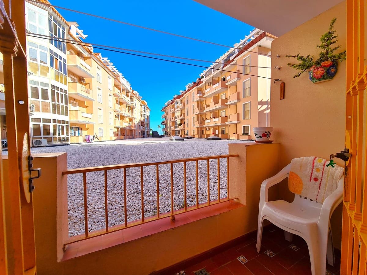 3 quarto Apartamento de Praia para venda em San Luis de Sabinillas com garagem - 265 000 € (Ref: 9312675)