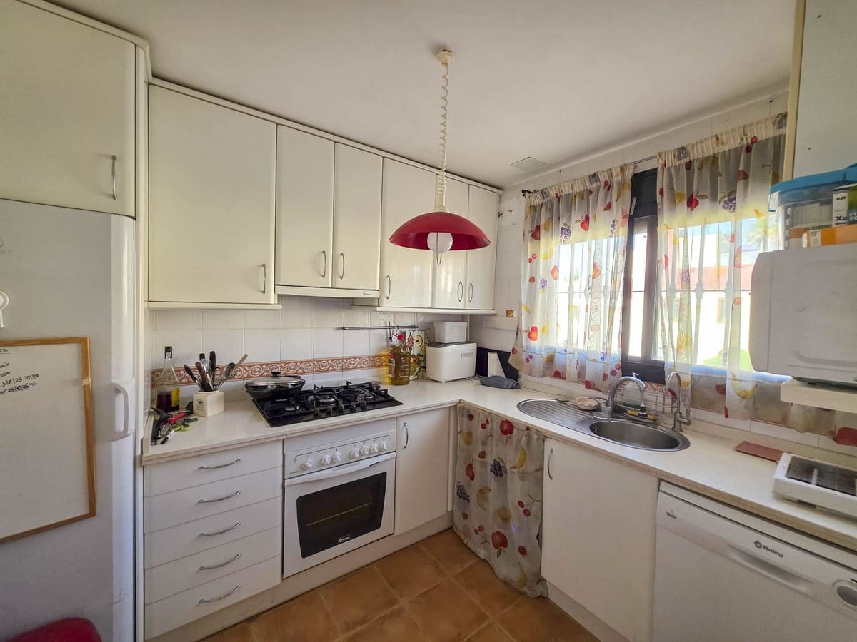 3 slaapkamer Huis te koop in La Duquesa / Puerto de la Duquesa - € 279.900 (Ref: 9312676)