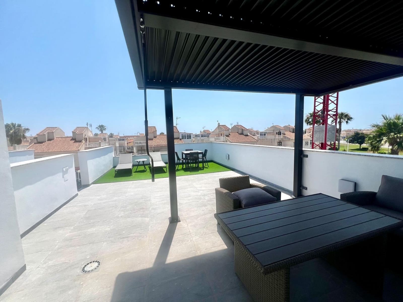 3 camera da letto Villa in vendita in Torrevieja con piscina - 385.000 € (Rif: 9317729)