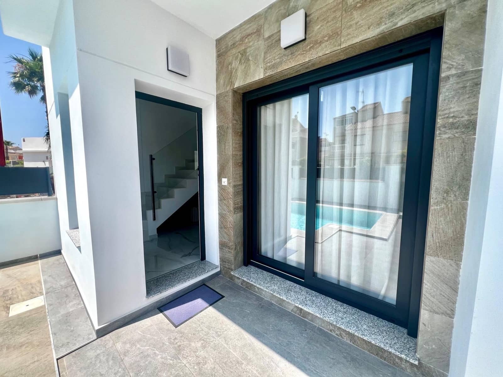 3 camera da letto Villa in vendita in Torrevieja con piscina - 385.000 € (Rif: 9317729)