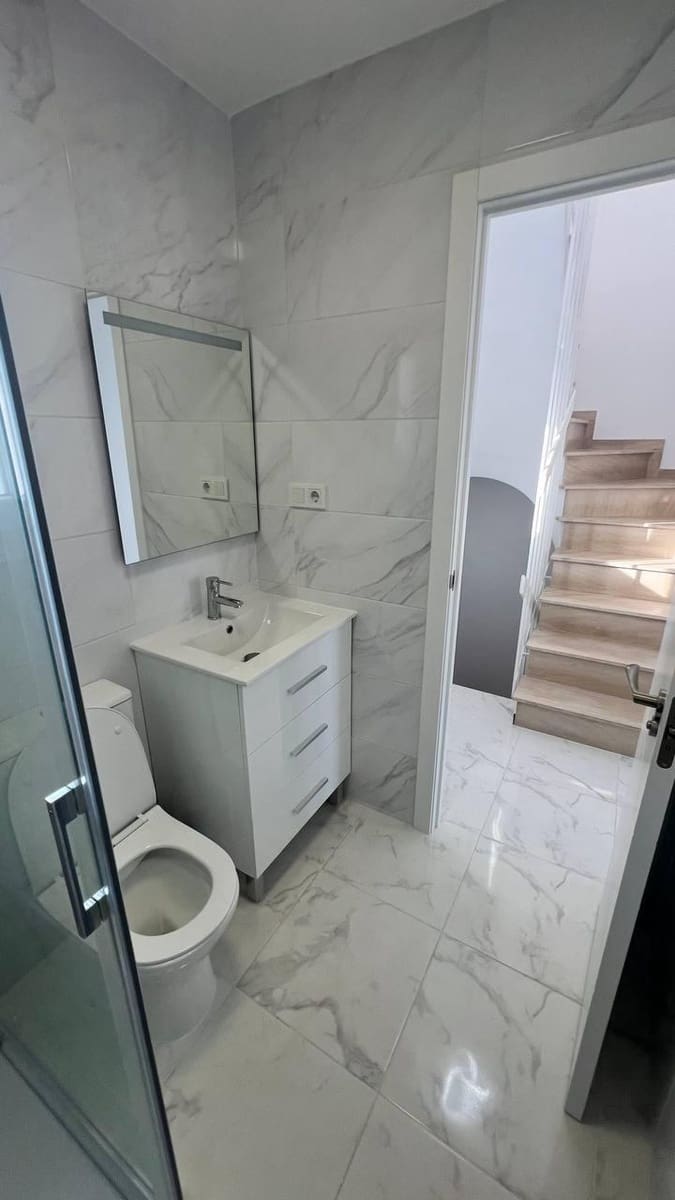 3 bedroom Townhouse for sale in Torrevieja with pool - € 229,000 (Ref: 9322577)