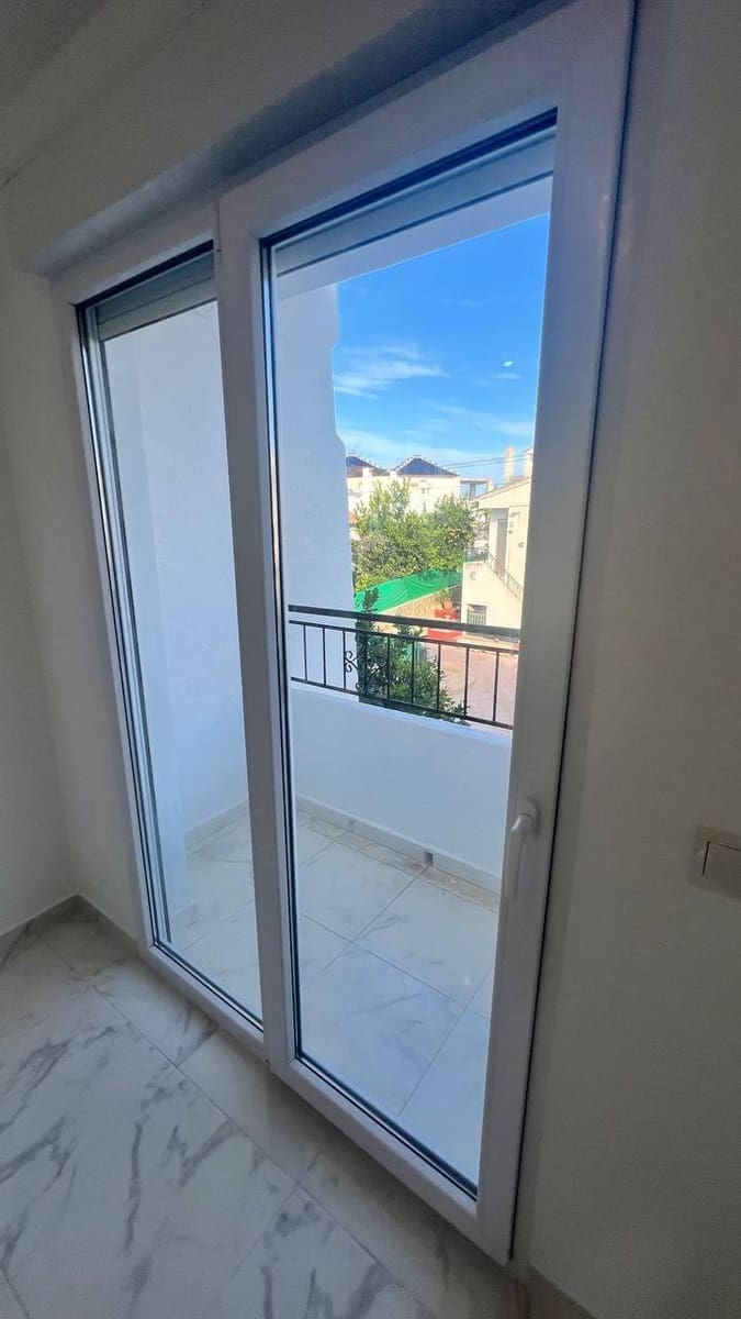 3 bedroom Townhouse for sale in Torrevieja with pool - € 229,000 (Ref: 9322577)