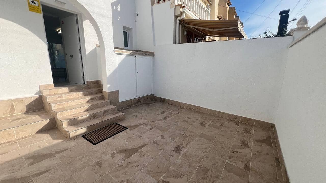 3 bedroom Townhouse for sale in Torrevieja with pool - € 229,000 (Ref: 9322577)