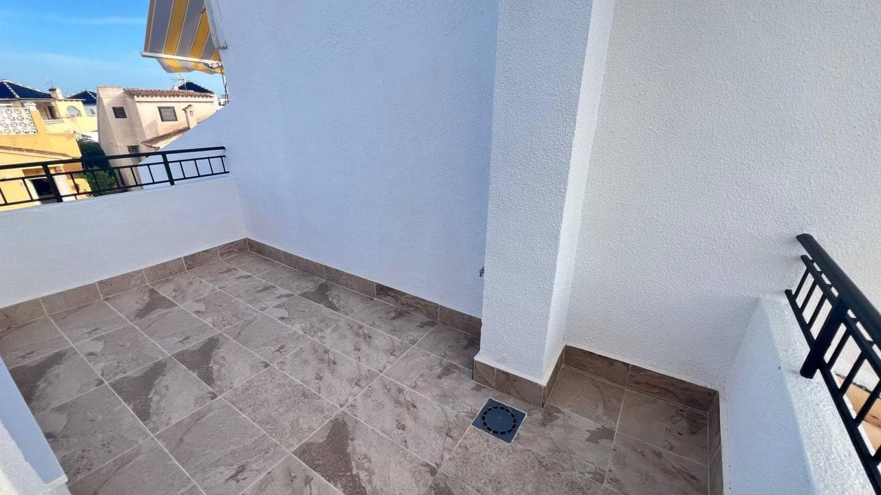 3 bedroom Townhouse for sale in Torrevieja with pool - € 229,000 (Ref: 9322577)