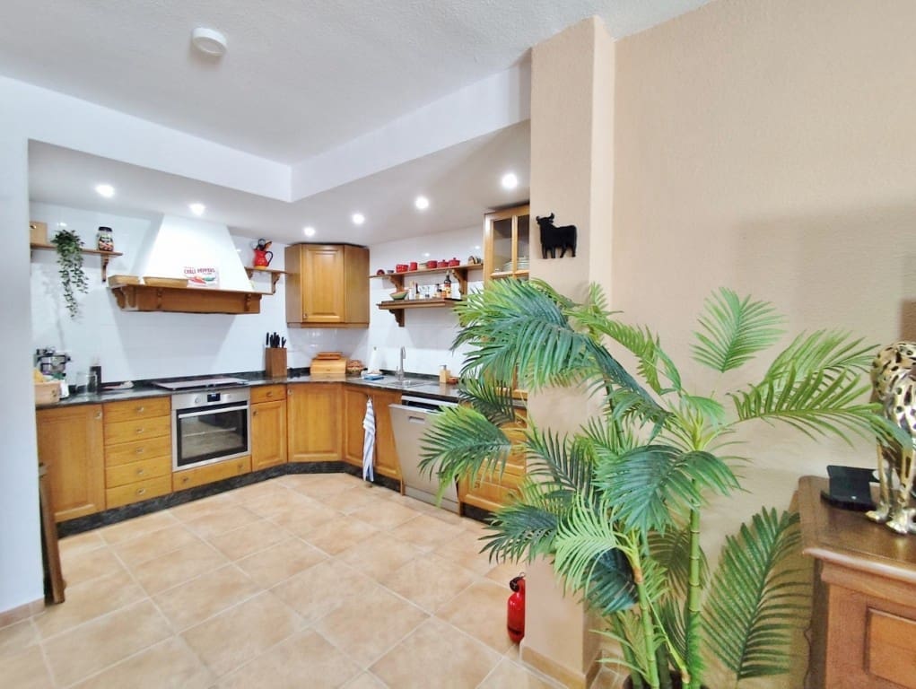 4 Zimmer Villa zu verkaufen in San Miguel de Salinas mit Pool Garage - 425.000 € (Ref: 9330502)