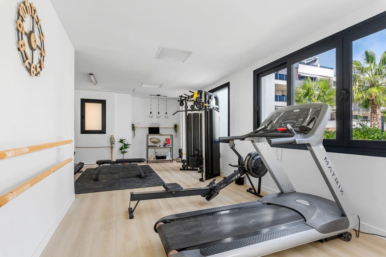 2 bedroom Apartment for sale in Villamartin with garage - € 289,000 (Ref: 9330504)