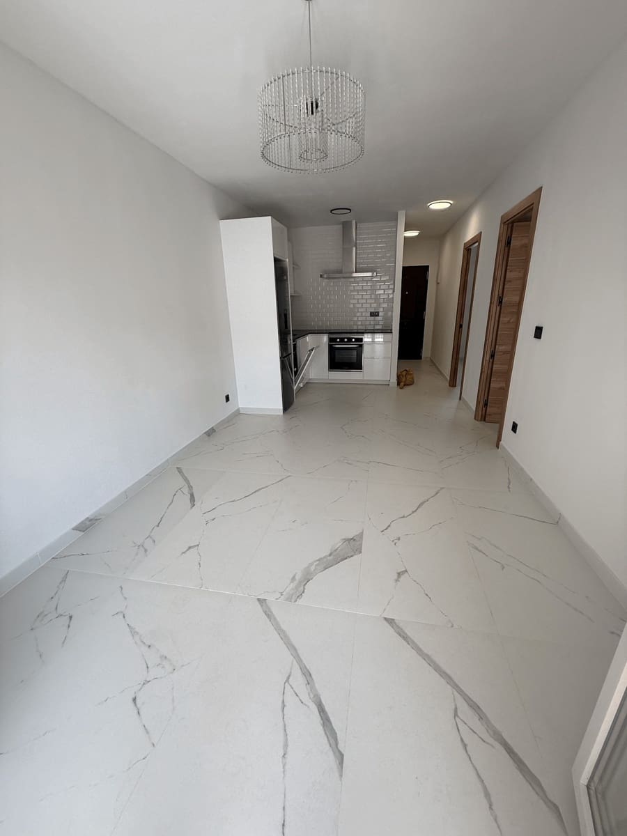 2 soveværelse Lejlighed til salg i Torrevieja med swimmingpool - € 165.000 (Ref: 9330505)