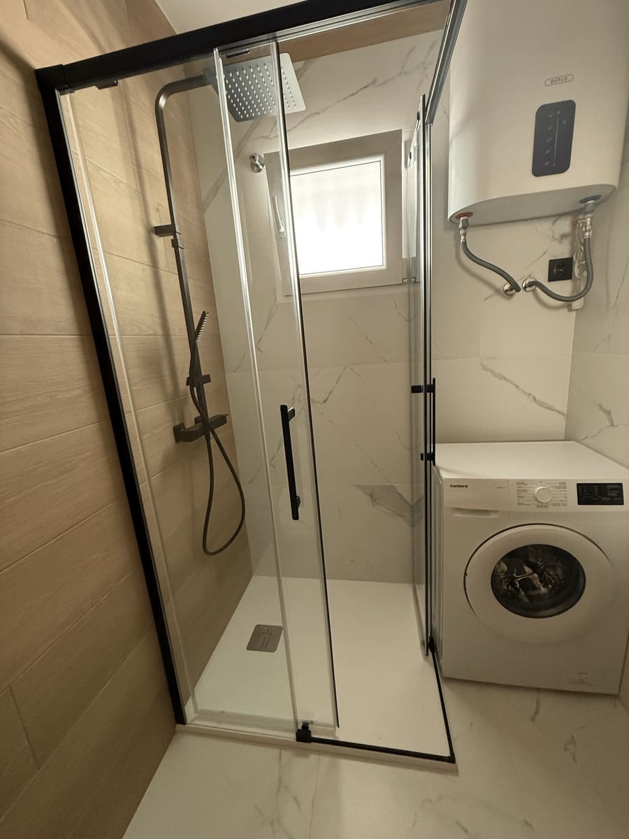 2 soveværelse Lejlighed til salg i Torrevieja med swimmingpool - € 165.000 (Ref: 9330505)