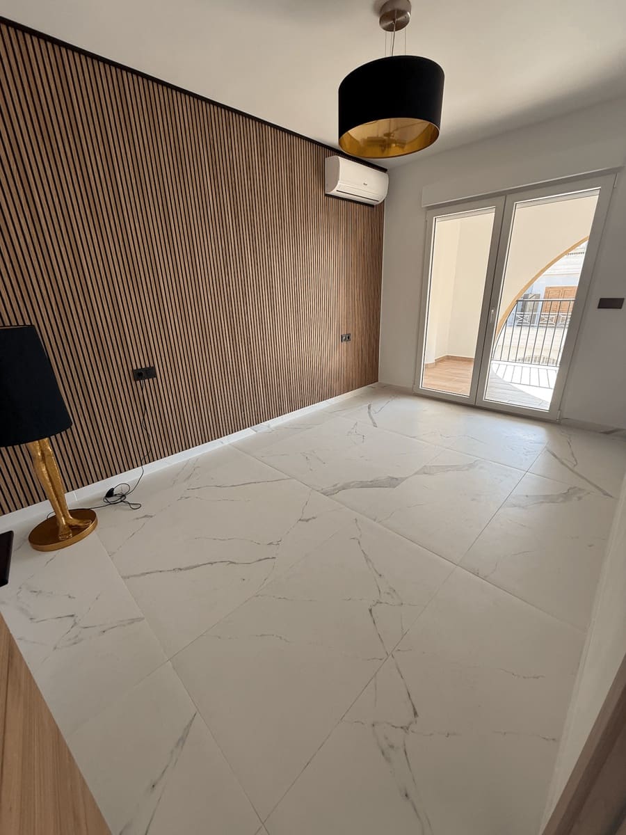 2 soveværelse Lejlighed til salg i Torrevieja med swimmingpool - € 165.000 (Ref: 9330505)