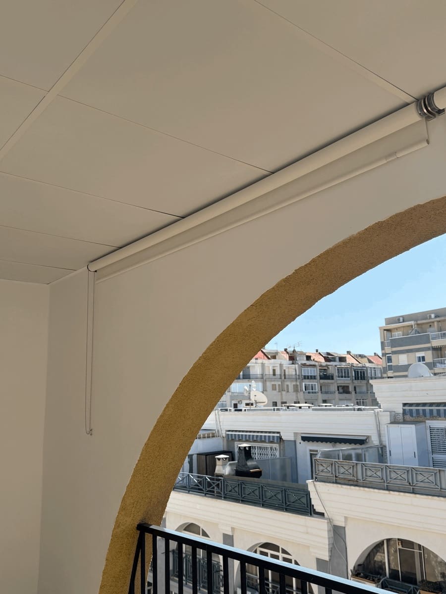 2 soveværelse Lejlighed til salg i Torrevieja med swimmingpool - € 165.000 (Ref: 9330505)