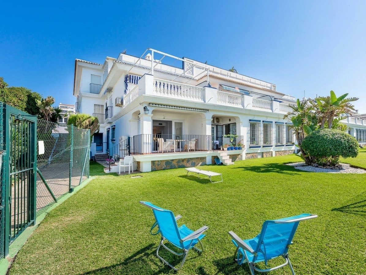 2 bedroom Apartment for sale in Mijas Costa - € 449,999 (Ref: 9359121)