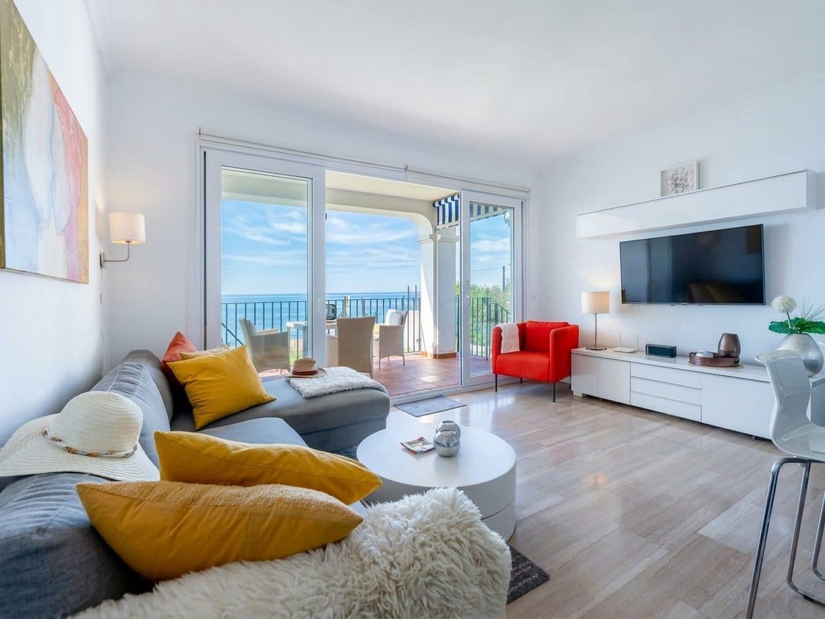 2 bedroom Apartment for sale in Mijas Costa - € 449,999 (Ref: 9359121)