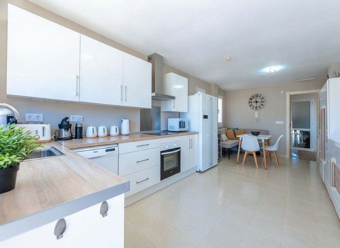 3 slaapkamer Appartement te koop in Estepona met zwembad - € 460.000 (Ref: 9359122)