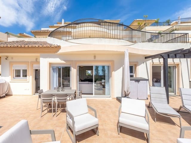 3 slaapkamer Appartement te koop in Centro, Estepona met zwembad - € 460.000 (Ref: 9359122)