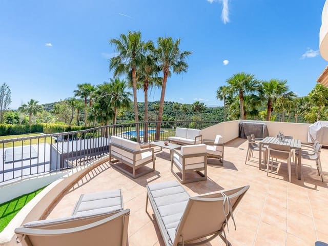 3 slaapkamer Appartement te koop in Centro, Estepona met zwembad - € 460.000 (Ref: 9359122)