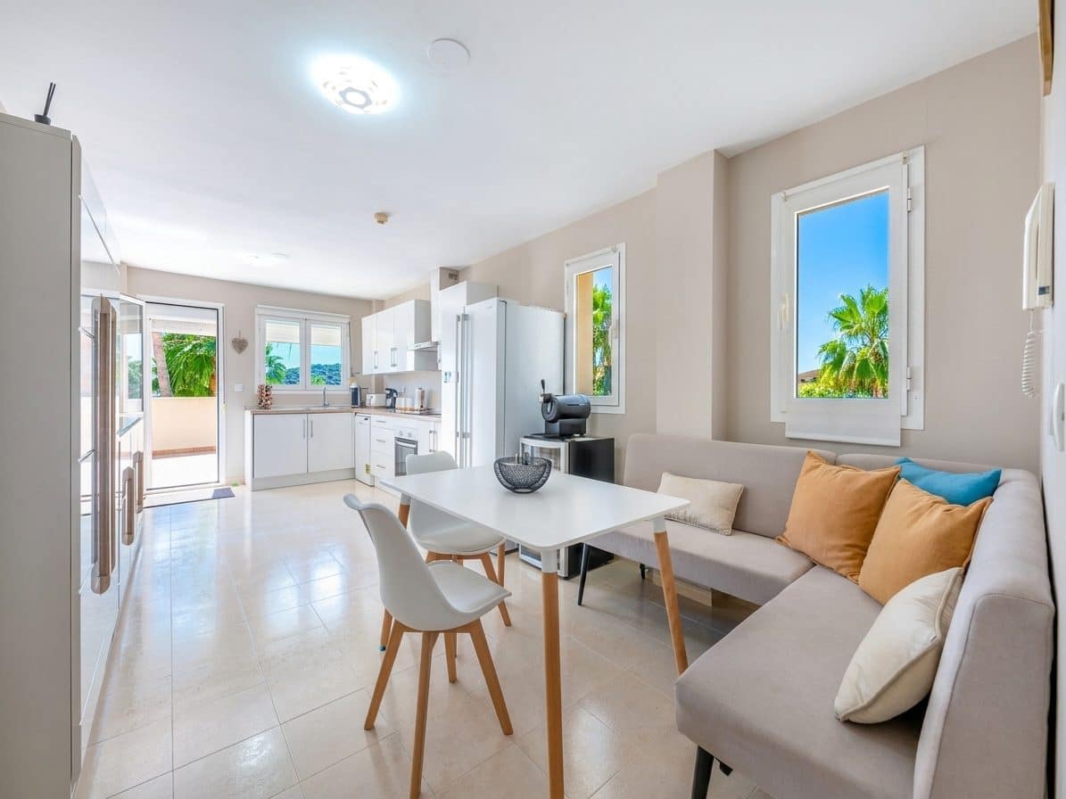 3 slaapkamer Appartement te koop in Estepona met zwembad - € 460.000 (Ref: 9359122)
