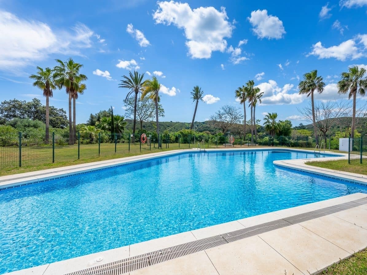 3 slaapkamer Appartement te koop in Estepona met zwembad - € 460.000 (Ref: 9359122)